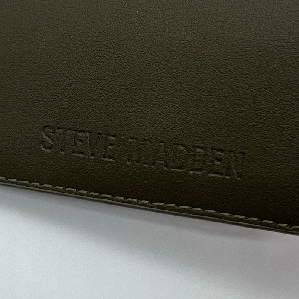 Steve Madden Olive Green Keychain Card Case Wallet NWOT